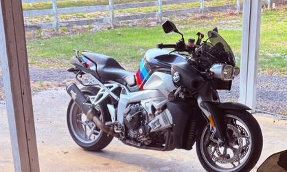 2006 BMW R1200R – Sport Panniers Included