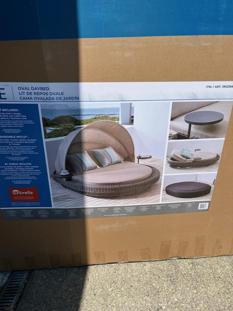 Sienna Oval Daybed
