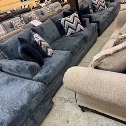 Stunning 4 Piece Living Room Set. No Credit Needed Financing Available!