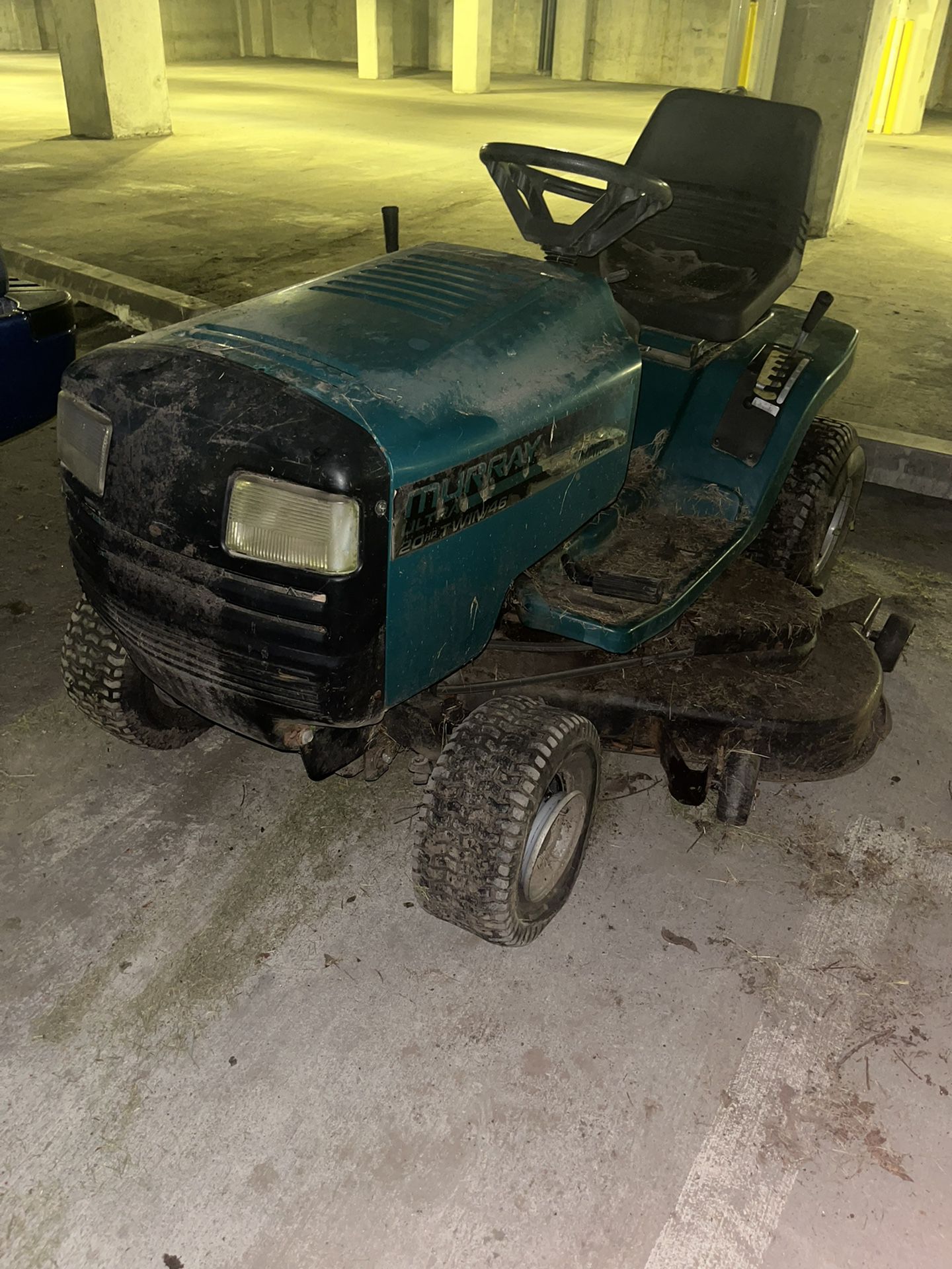 Murray Ultra Riding Mower Tractor NEEDS WORK. Worked fine when it was parked 2 years ago. Engine still spins by hand and feels like compression. 2 fla
