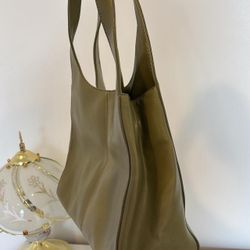 Adorable sage green leather shoulder bag (42)38