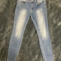 Selling Hollister “low-rise medium wash super skinny jeans”