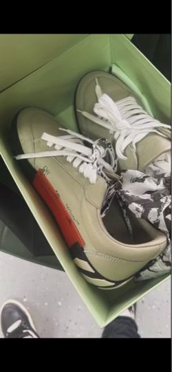 size 9 off white color tan
