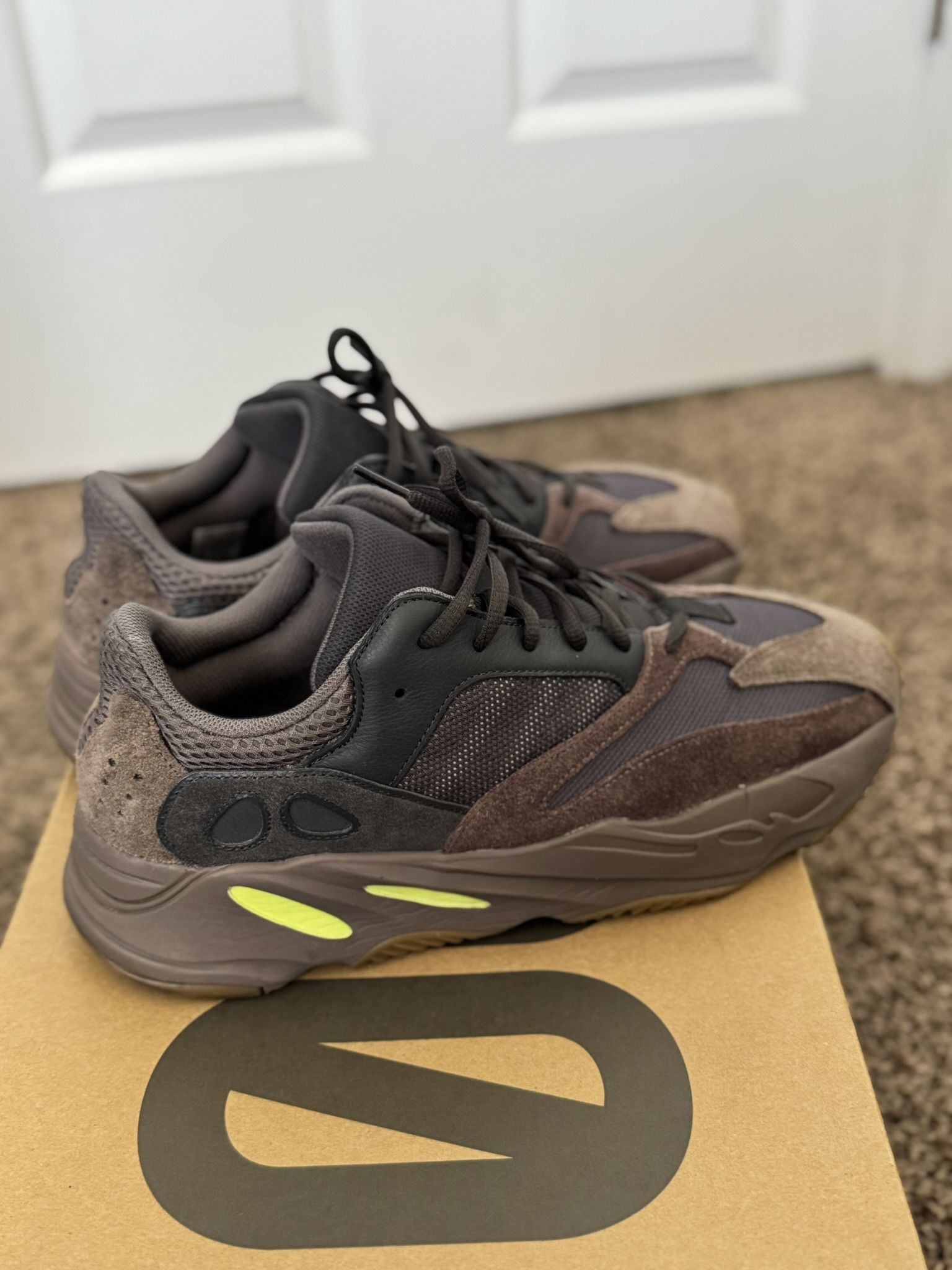 Adidas Yeezy Boost 700 “Mauve” Size 13