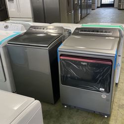 Whirlpool Washer And Dryer Set  Q 2