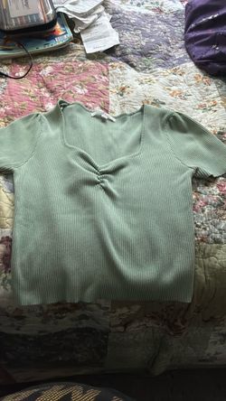 WOMEN’S TOP