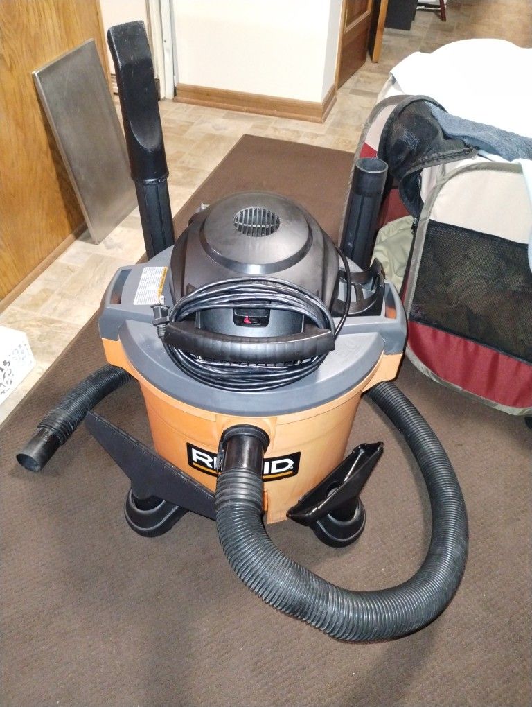 Like New Ridgid 40123 Wet/Dry Vacuum WD1270EX 12 Gallon Portable Vac
 