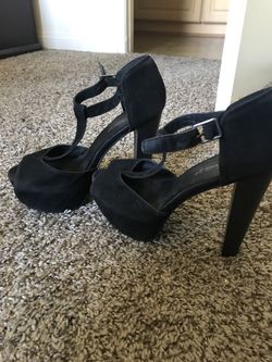 Heels size 7