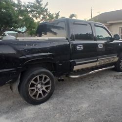 Chevy Silverado 2006 Color Negro