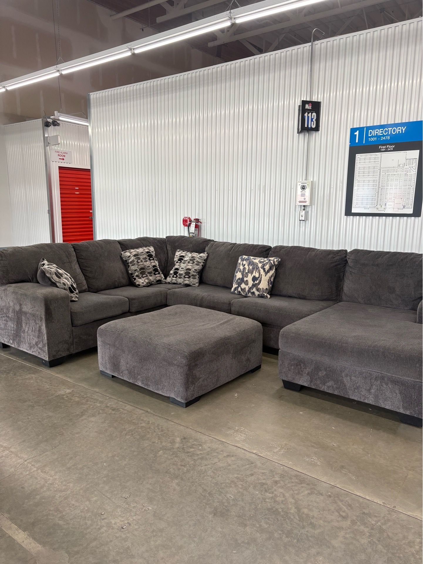 ๐ฅ LARGE GRAY SECTIONAL + OTTOMAN โ SUPER COMFY ๐ฅ