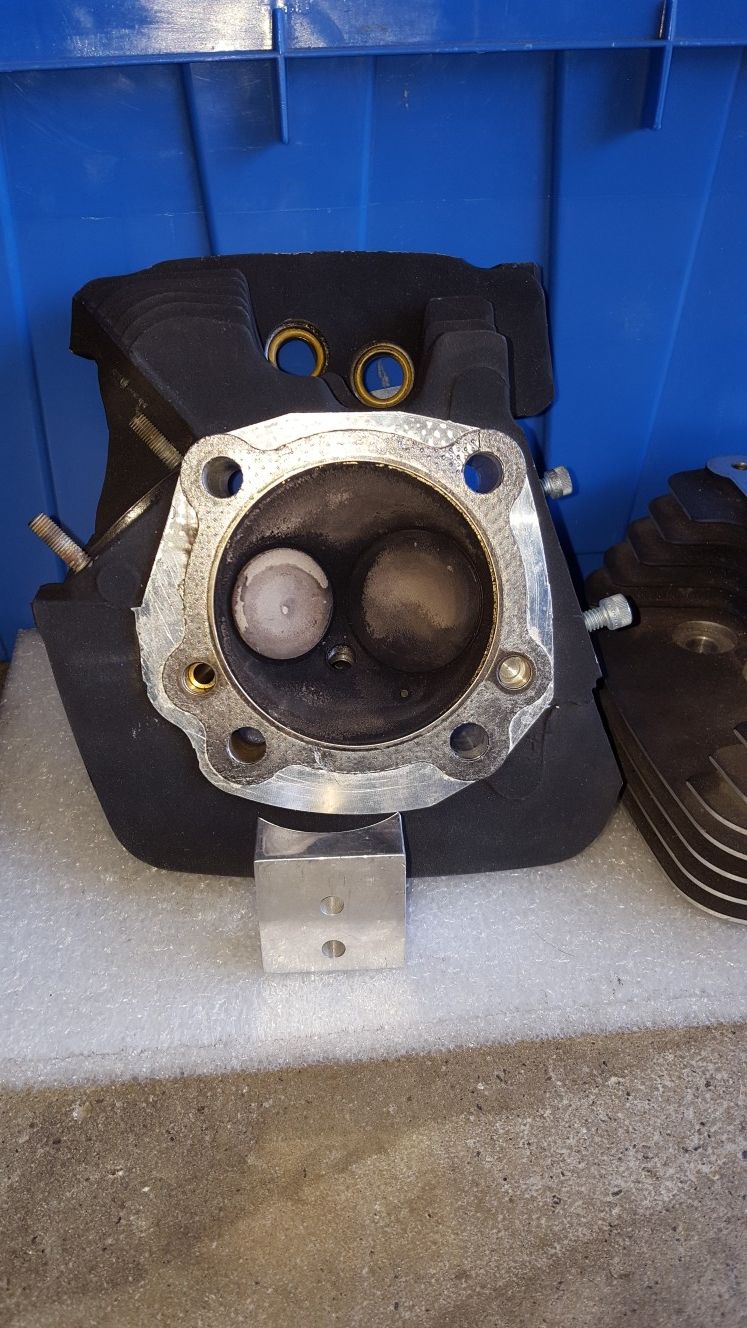 Screaming Eagle Harley heads, only 1,000 miles on heads. Was on 103" Twin cam
