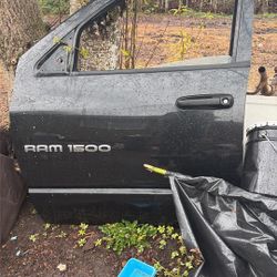 Ram 1500 Drivers Door With Glass 