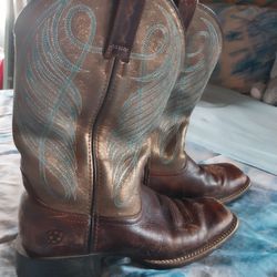 Woman Ariat Boots 