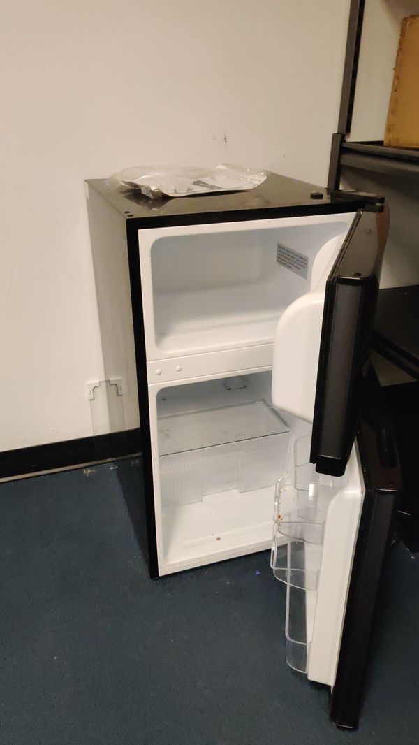 Midea refrigerator for Sale in Seattle, WA OfferUp