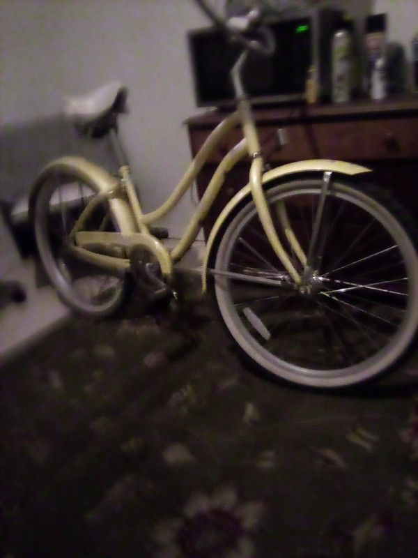Girls Beach Cruiser