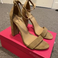Shoedazzle Tan Heels 9 1/2 Women