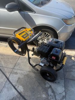 4400 PSI 4.0 GPM Gas Pressure Washer with 420cc Engine, Triplex Pump, Commercial Cold Water Power Washer