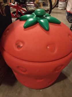 Strawberry shortcake toy box 2025