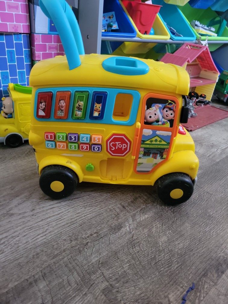 Cocomelon Ultimate Learning Adventure Bus