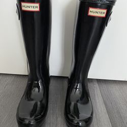 Hunter Boots ( Like New) Used Only Once 