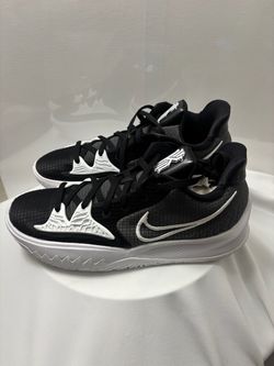Nike Kyrie Low 4 Basketball Sneakers Size 11.5