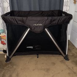 Nuna Playpen