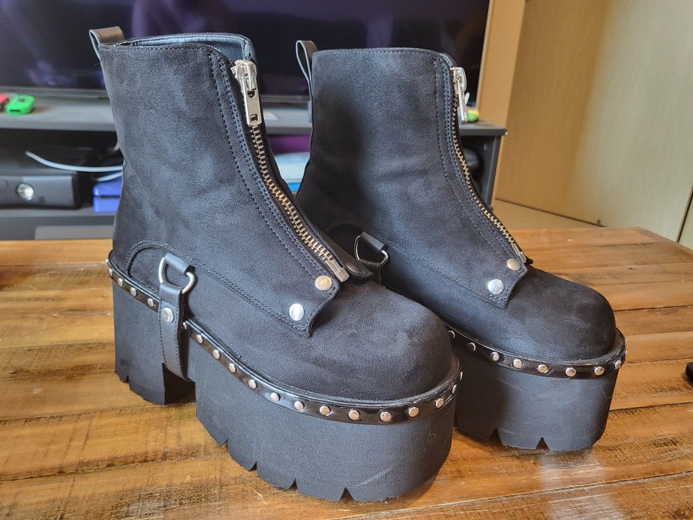 Brand New Demonia Platform Boots Size 8