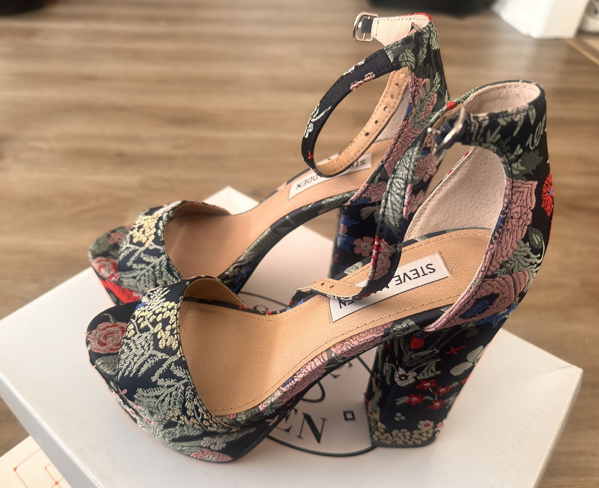 Womens 6 Jamie Platform Pumps Multicolor Floral Heels