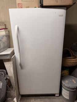 Frigidaire Freezer FFFU14F2QWJ USED