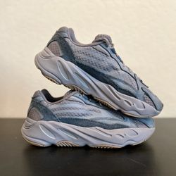 adidas Yeezy Boost 700 V2 ‘Mauve’ - Size 9