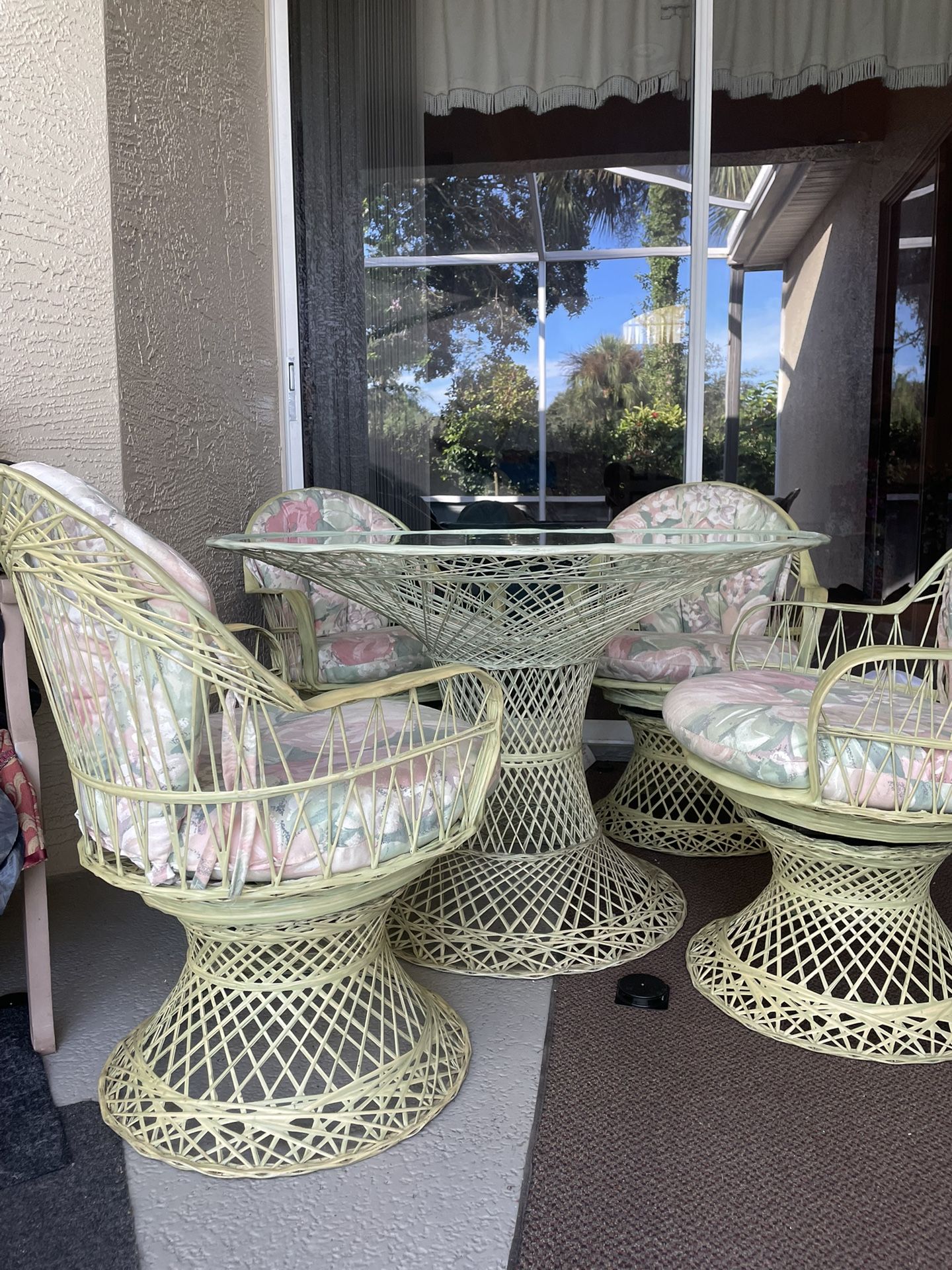 Vintage Spun Fiberglass Patio Set