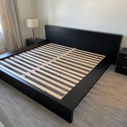 BoConcept King-size Bed And Nightstands 