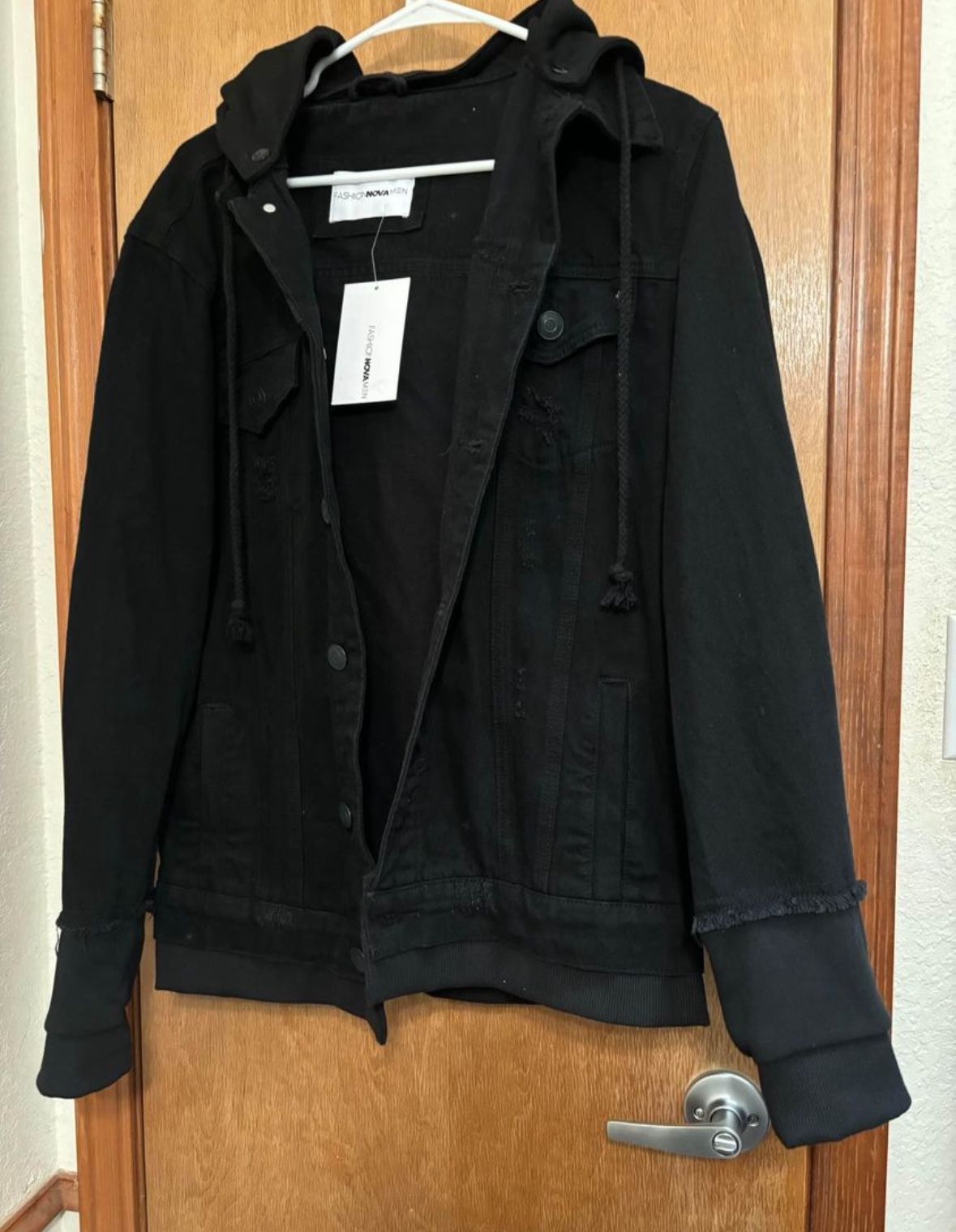 Men’s denim Jacket W Hoodie SIZE LARGE