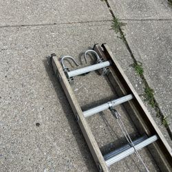 28ft Ladder With Hooks And Corner Brace  