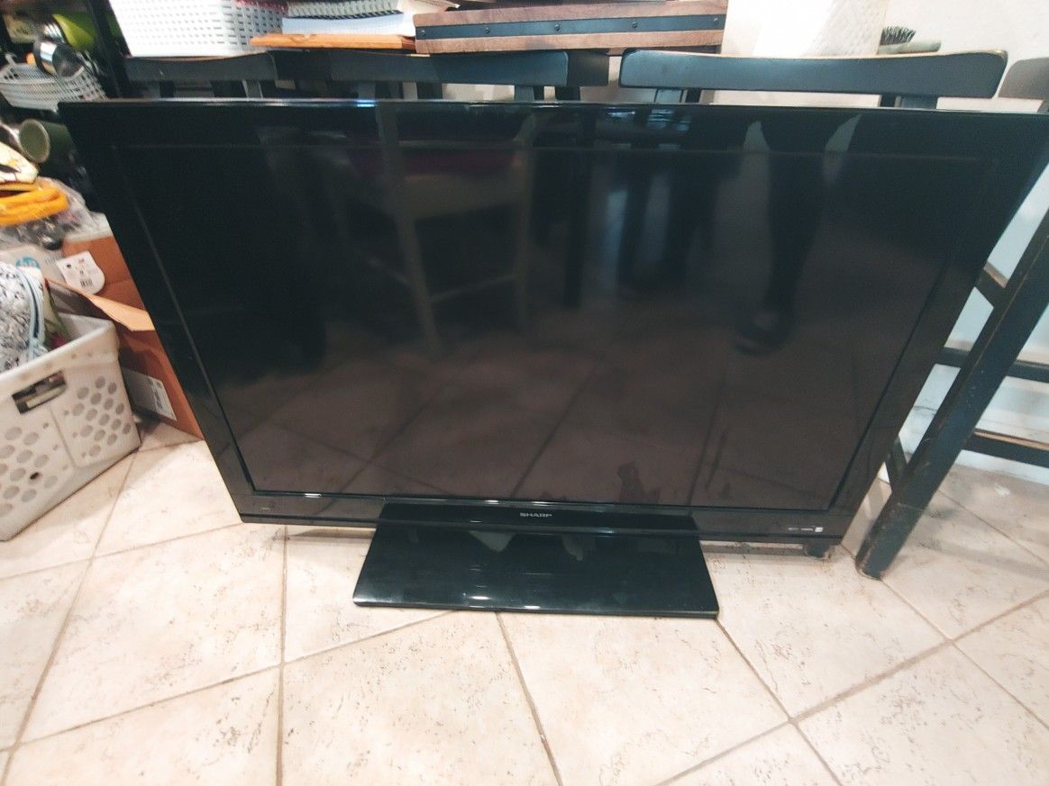 40" Sharp Flat Screen TV