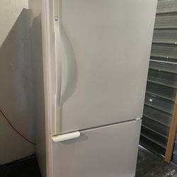  Refrigerator Works Great 
