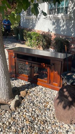 Entertainment cabinet