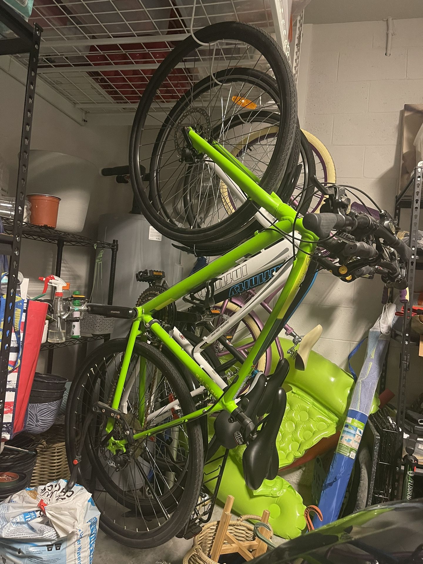 Raleigh Cadent 2 Hybrid Bike