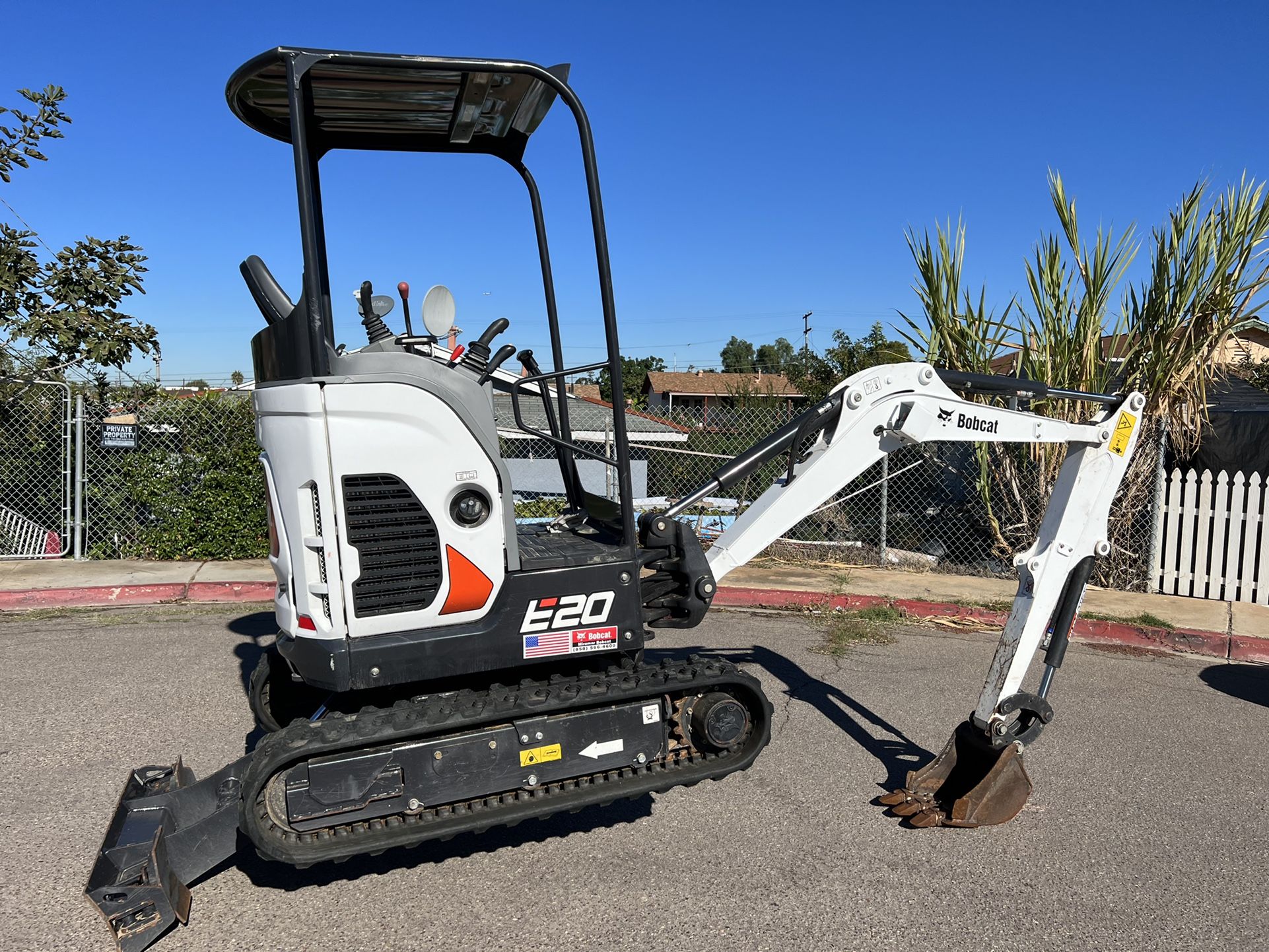 2021 E20 Mini Excavator  Long Arm