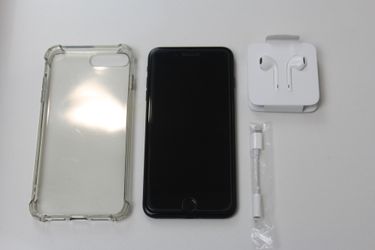 iPhone 7 Plus 128GB Unlocked (No scratches) Unworn EarPods + Case / Screen protector (MINT CONDITION)