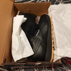 NEW REEBOK TENNIS  SIZE 8 