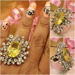  Precious Vintage Cocktail Ring Sz7 , Crystal stones , Very Pretty antique Adjustable Ring #909
