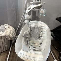 Baby swing 