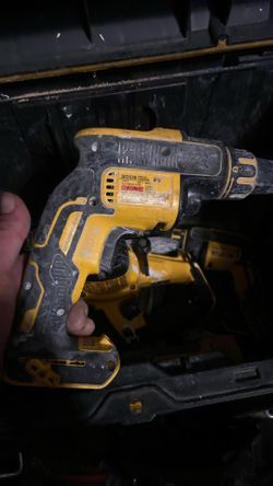 20 V Dewalt drywall gun