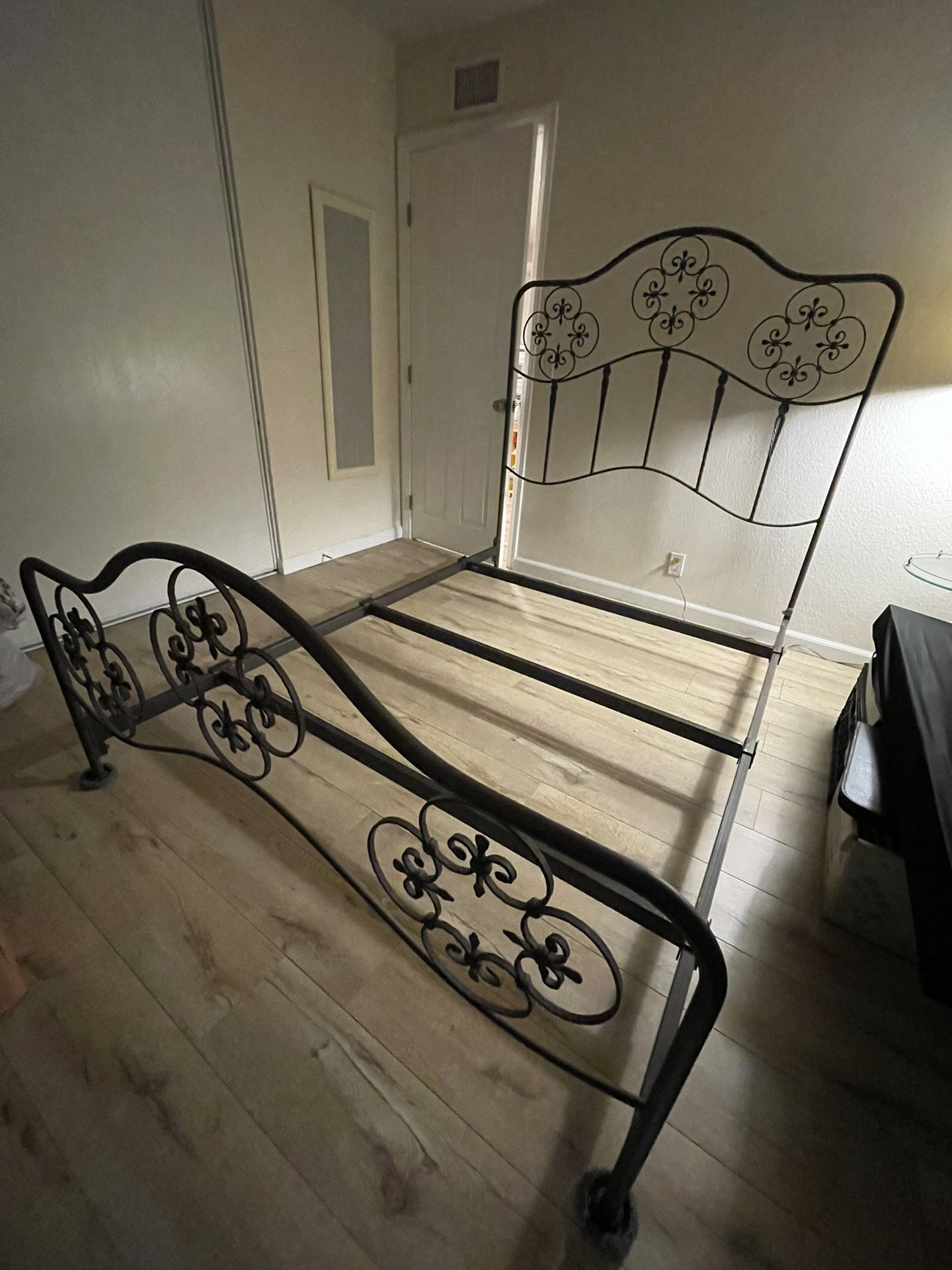 Vintage Spanish Wrought Iron Queen Sized Bed Frame ( It Has Box Spring & Mattress If You Need)