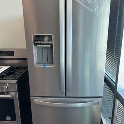 Whirpool French stove refrigerator stainless steel New one year warranty