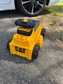 Mega Bloks CAT 3-in-1 Ride-On Excavator