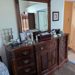 Broyhill Full Bedroom Set