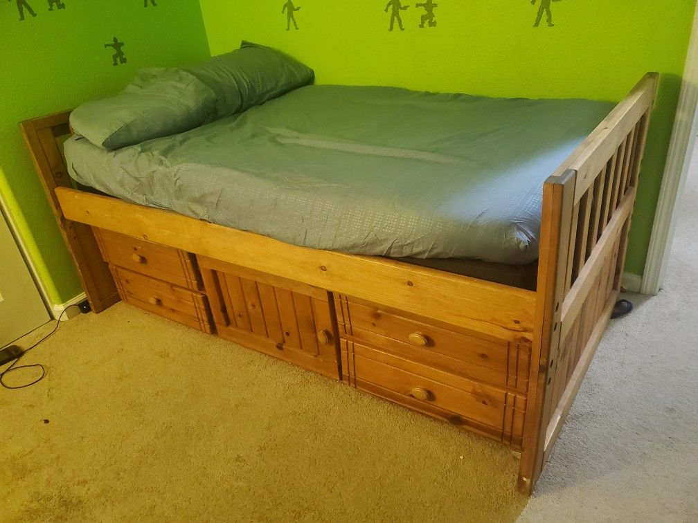 Captain Bed W/ Storage