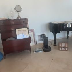 5 drawers chest Mahogany